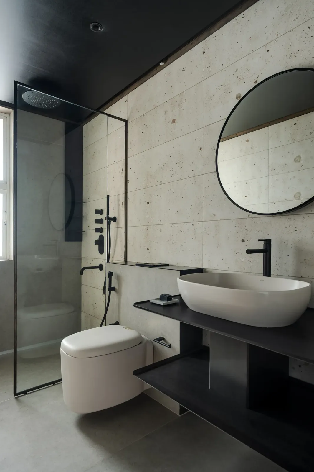 Vitreous china sanitaryware